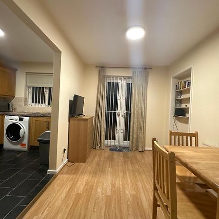Nice Double Room In Heart Of Лондон Экстерьер фото