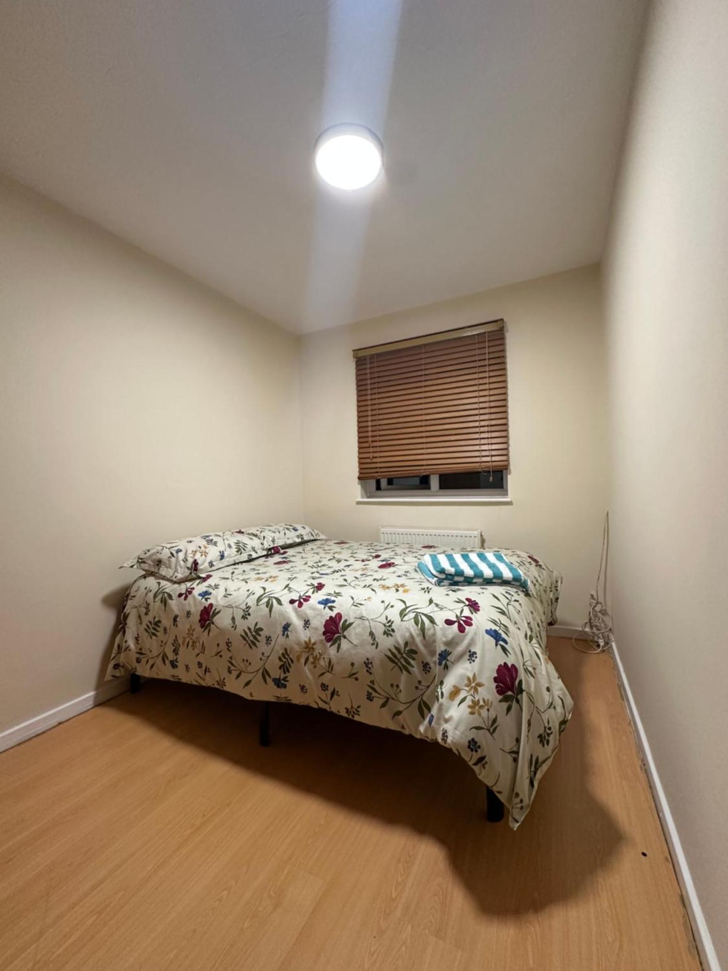 Nice Double Room In Heart Of Лондон Экстерьер фото